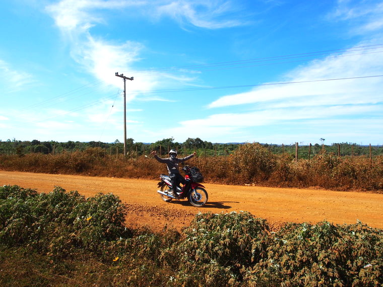boucle moto plateau des bolovens