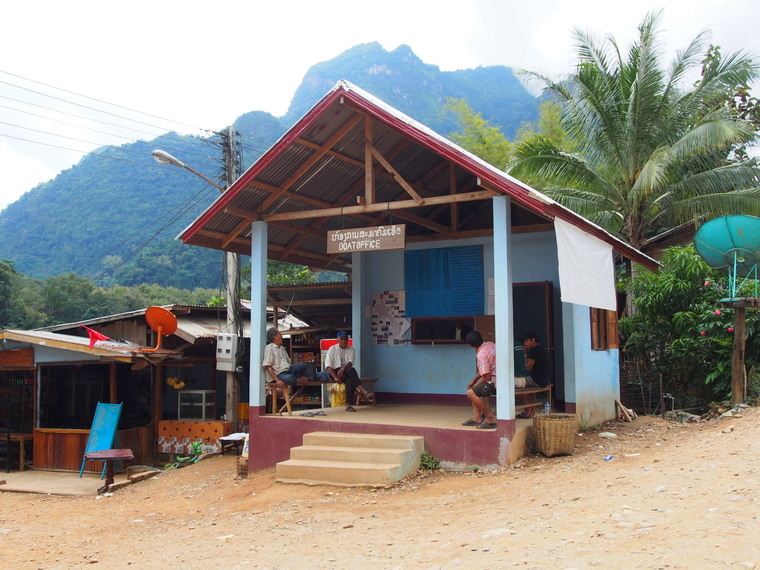 boat station nong khiaw