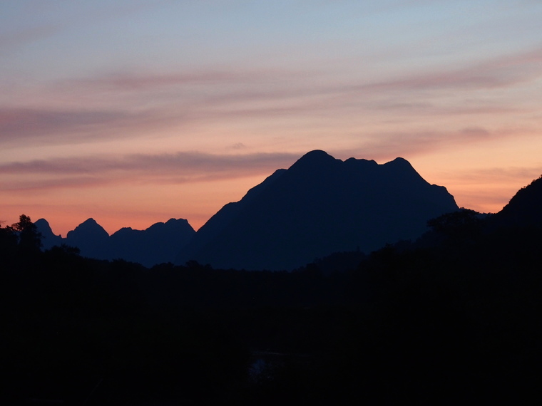 coucher soeil muang ngoi