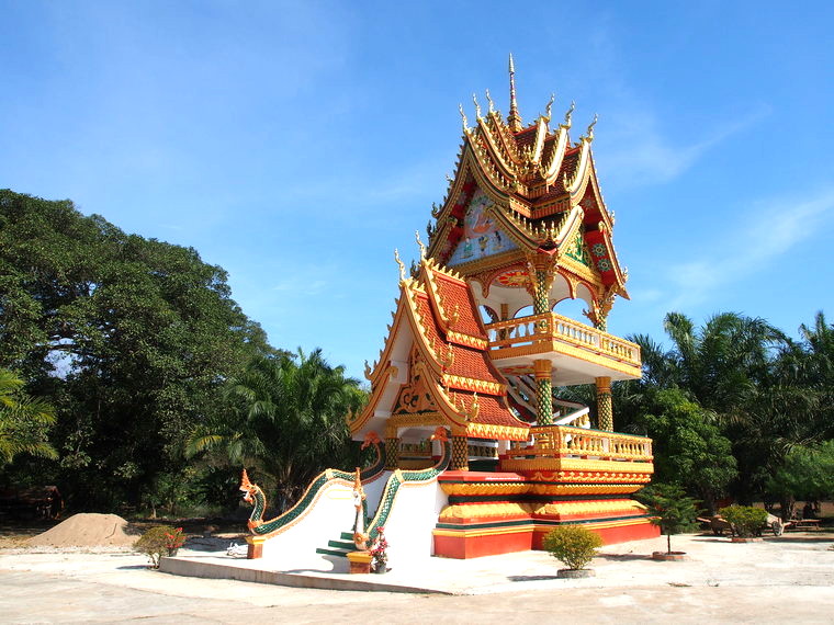 temple laksao laos