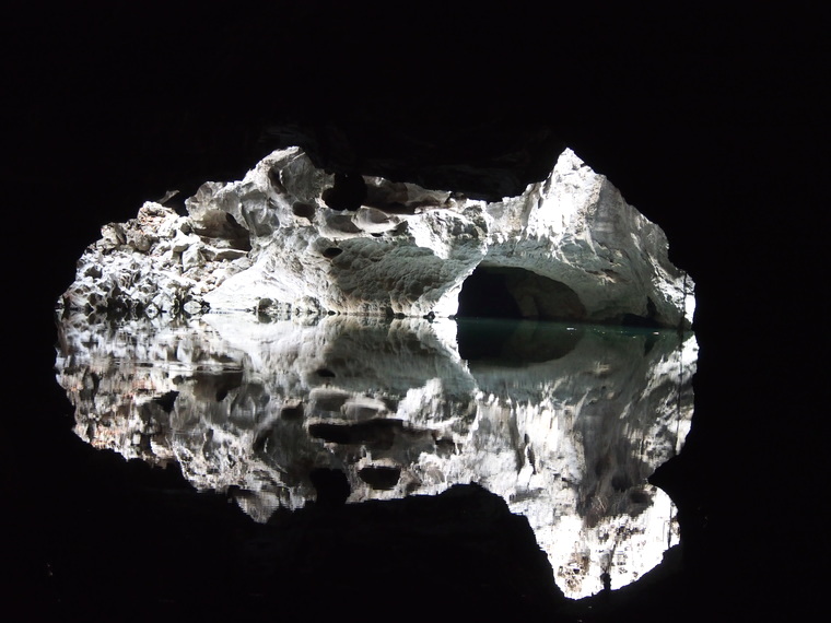 tham pha inn grotte laos