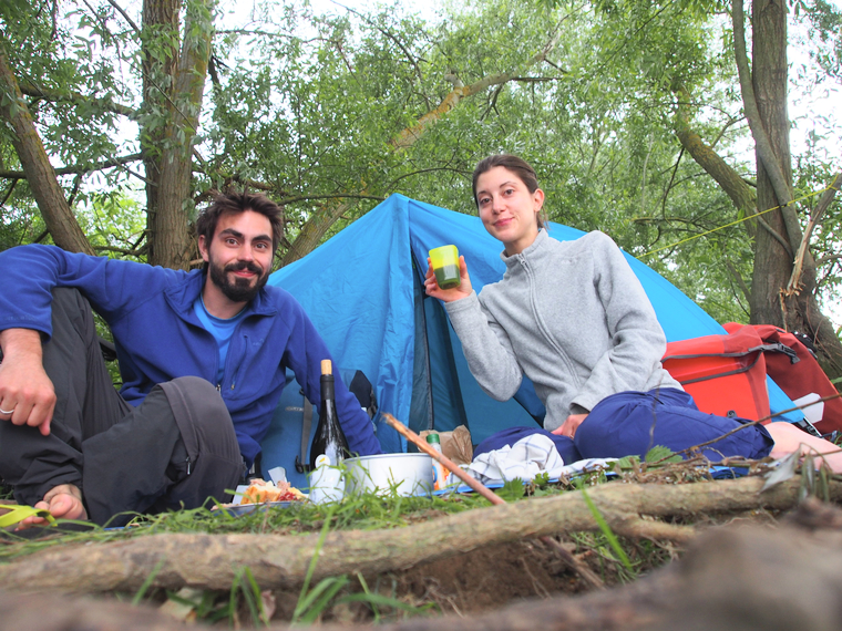 greg et cha camping bloup trotters